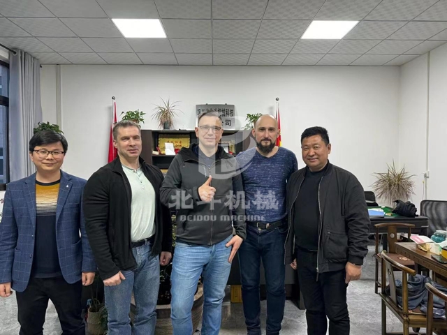 俄羅斯客戶到訪糖心LOGO入口官网在线機械考察連續式糖心VLOG下载网页